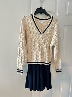 En Saison Cream Cable-Knit V-Neck Sweater with Navy Trim
